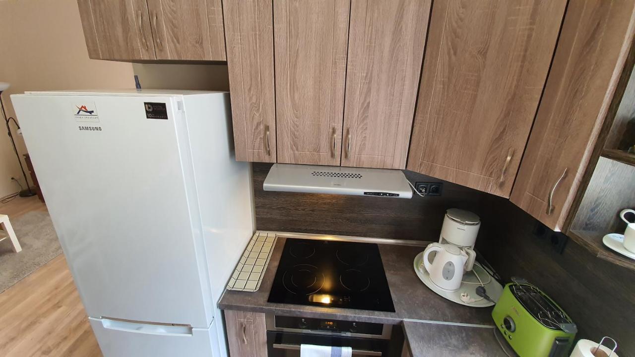 Aqua Apartman Tiszaújváros エクステリア 写真