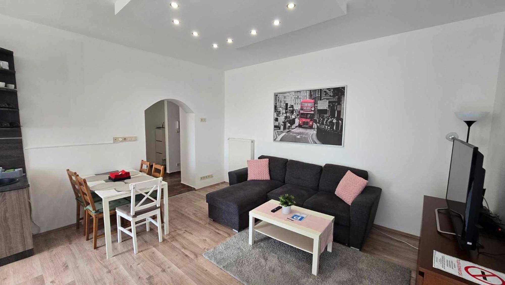 Aqua Apartman Tiszaújváros エクステリア 写真